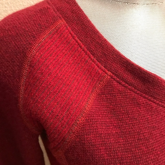Mountain Hardwear Sweater. Scarlet Red. PullOver Long Sleeve. Womens Medium. EUC - Picture 7 of 13